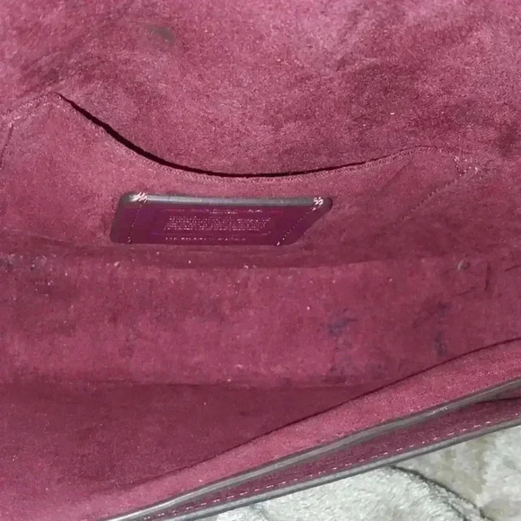 Coach Ellen Striped Red Chalk White Flap Crossbody Bag with Bifold Coach Wallet - Picture 3 of 9